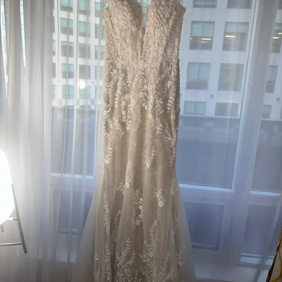 NWOT Lace Mermaid Style Bridal Gown Bridal Size 12 - Picture 4 of 9